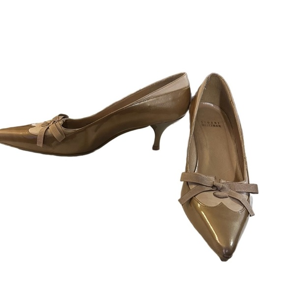 Stuart Weitzman Women’s Size 7.5 Taupe Leather Scalloped Bow Heels - Picture 3 of 5